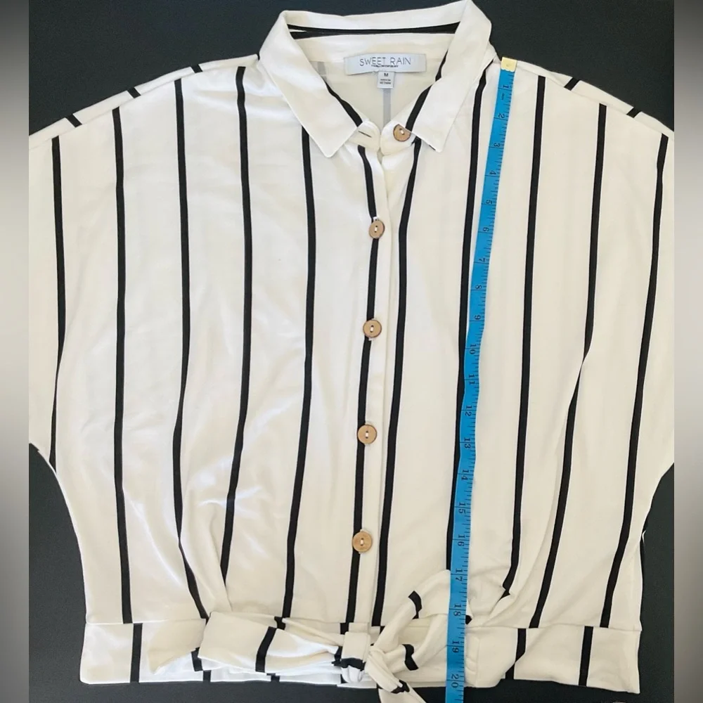 White Striped Cropped Top - Picture 5 of 9